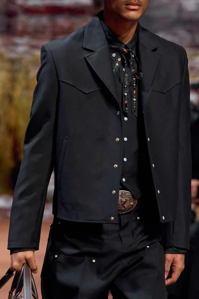 Look 196